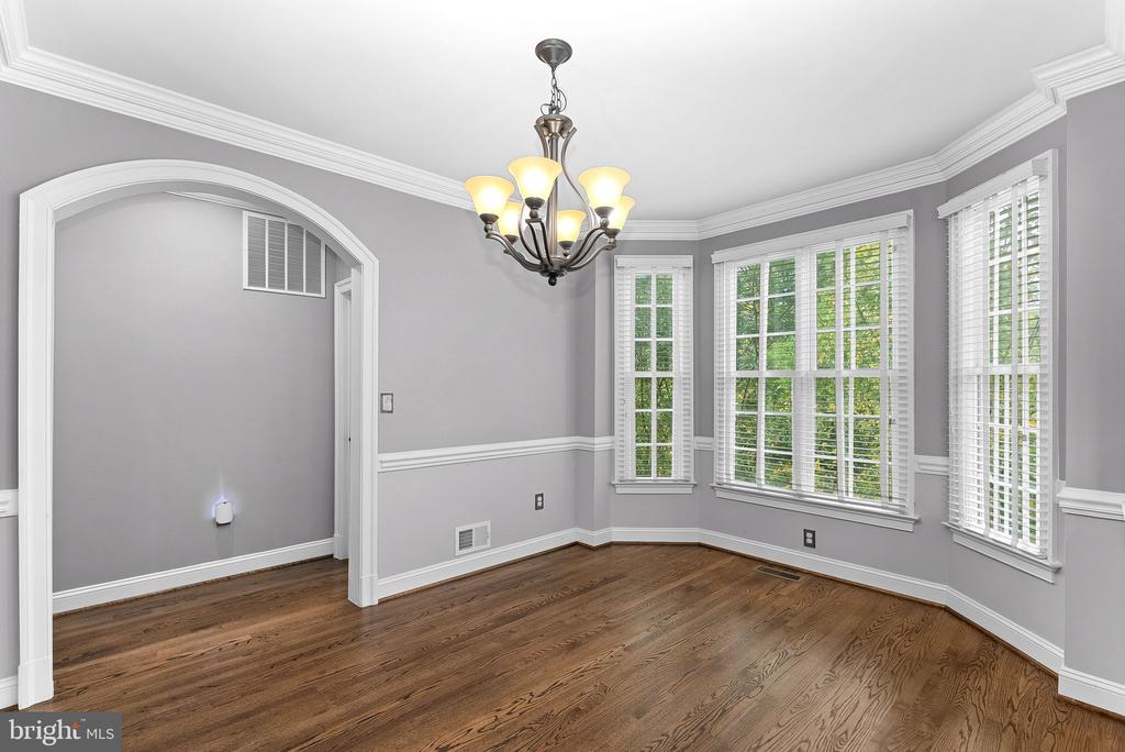 10695 YORKTOWN COURT