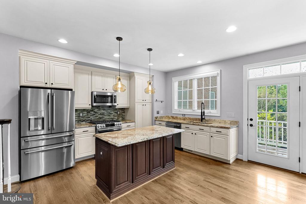 10695 YORKTOWN COURT
