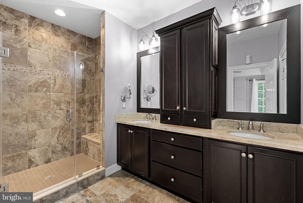 10695 YORKTOWN COURT