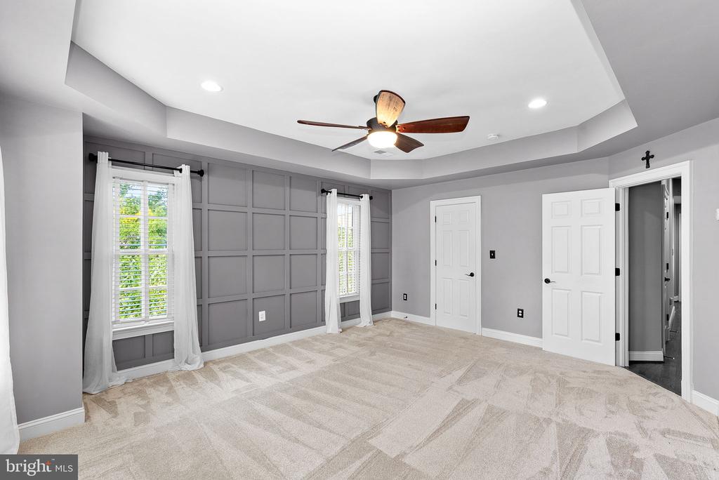 10695 YORKTOWN COURT