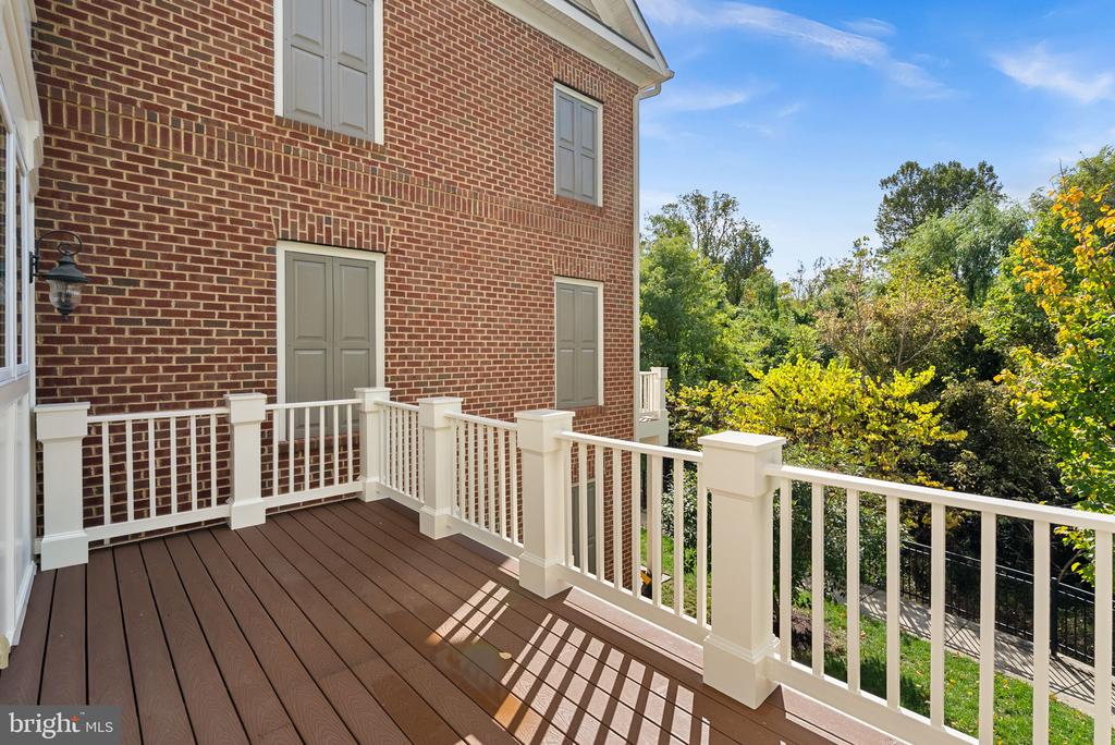 10695 YORKTOWN COURT
