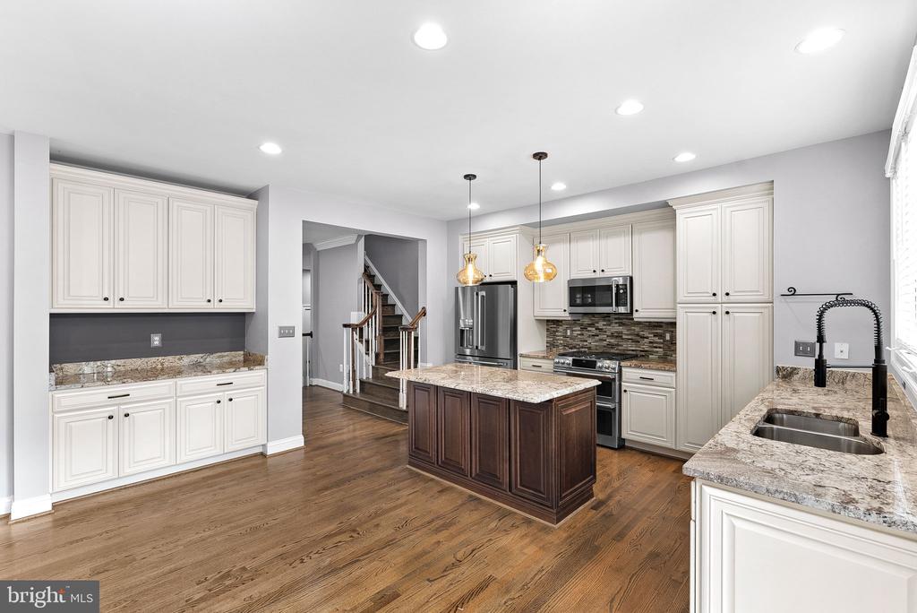 10695 YORKTOWN COURT