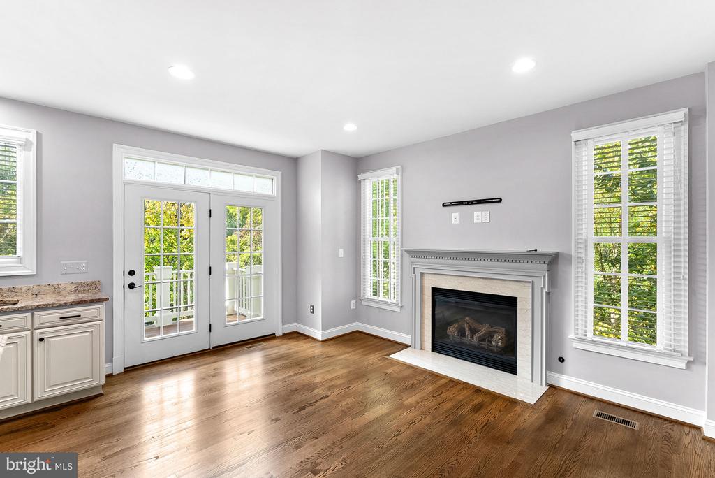 10695 YORKTOWN COURT