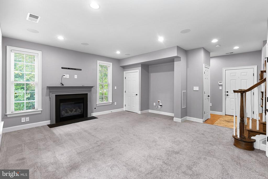 10695 YORKTOWN COURT