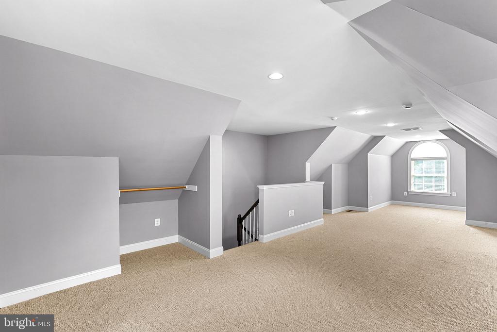 10695 YORKTOWN COURT