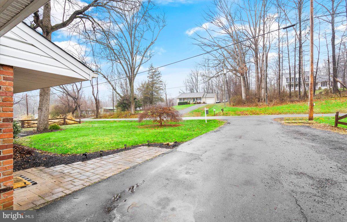 6933 BLANTYRE ROAD