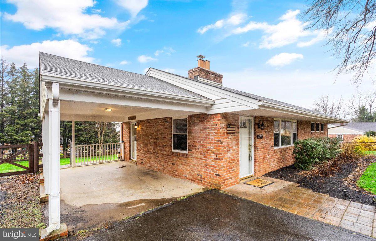 6933 BLANTYRE ROAD