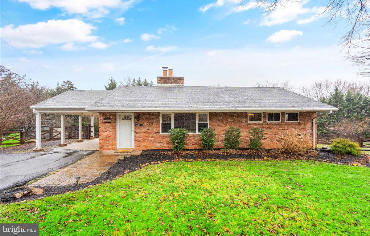6933 BLANTYRE ROAD