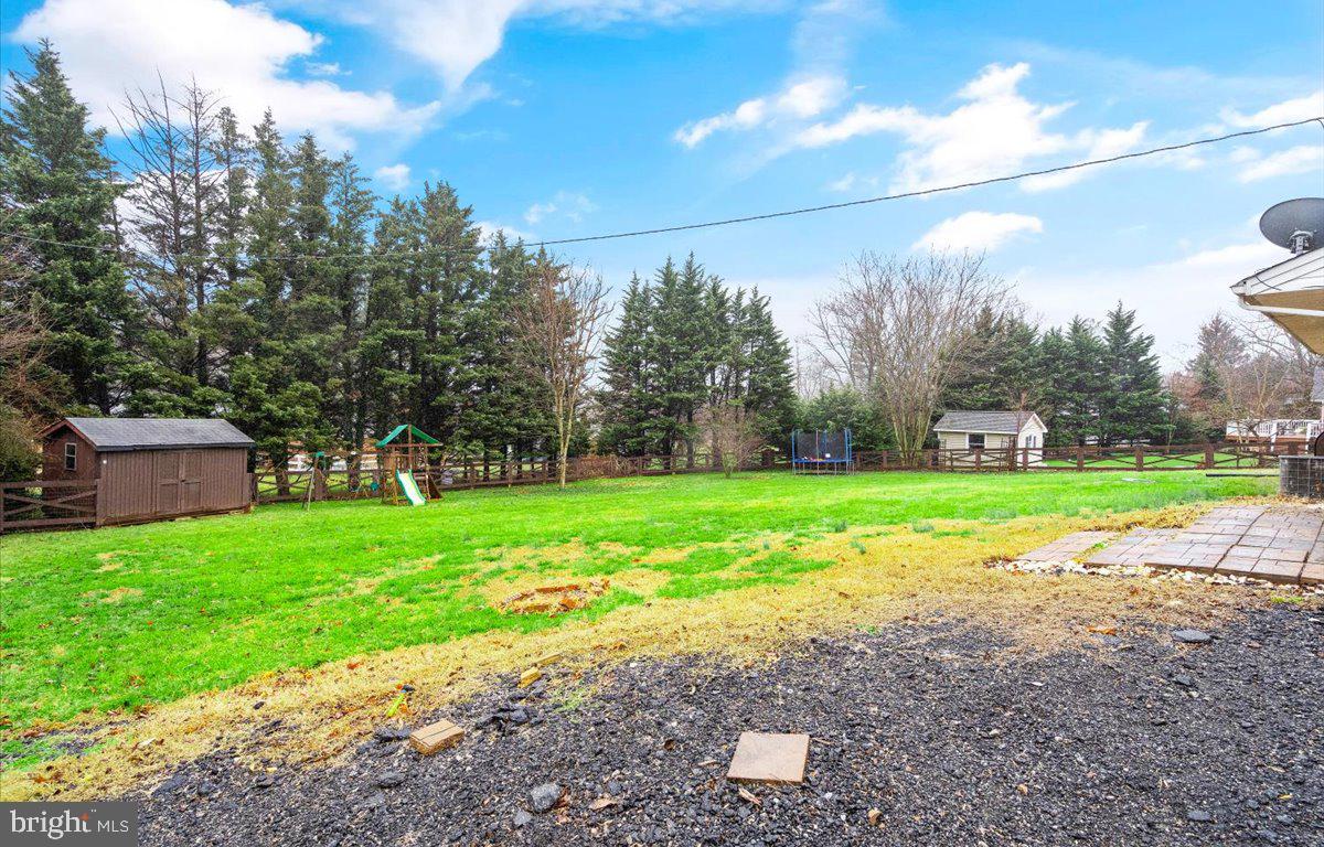 6933 BLANTYRE ROAD
