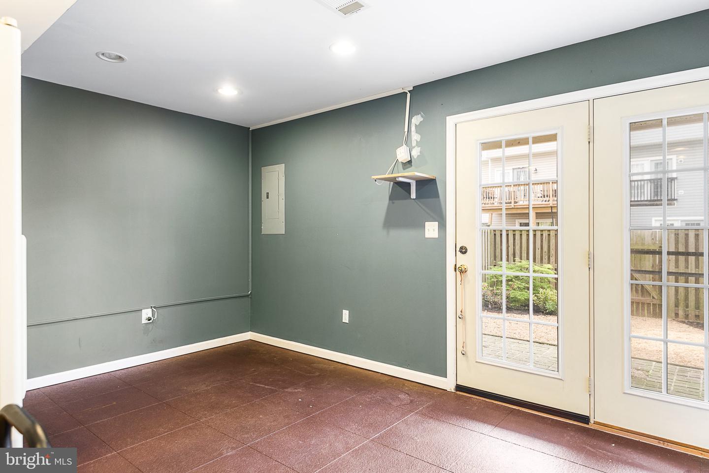 6168 LIBRARY LANE