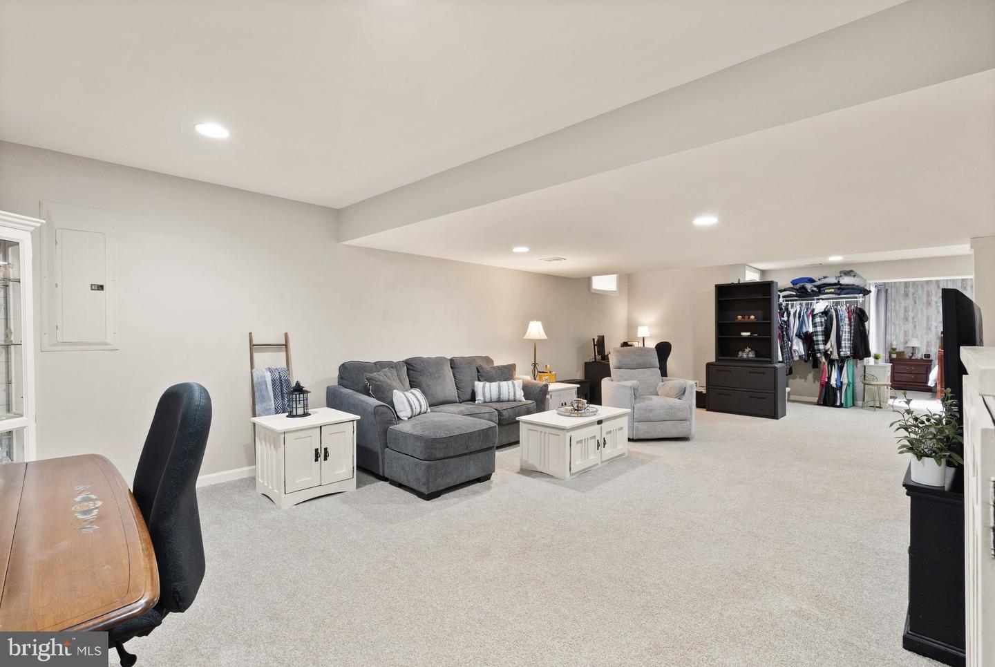 12187 RIVERTON COURT