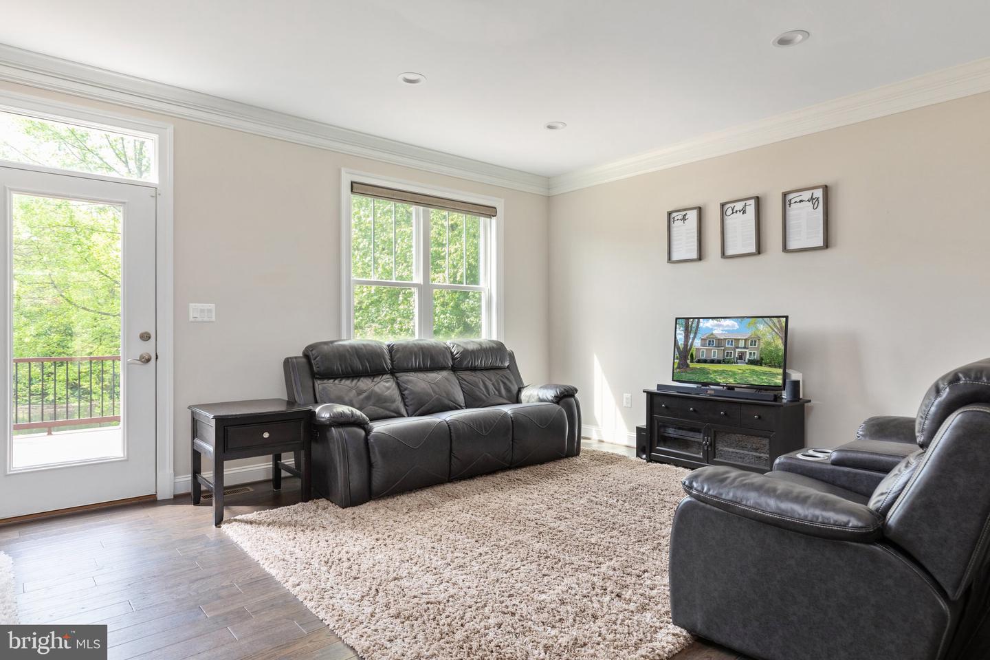 6083 KIRKLAND DRIVE