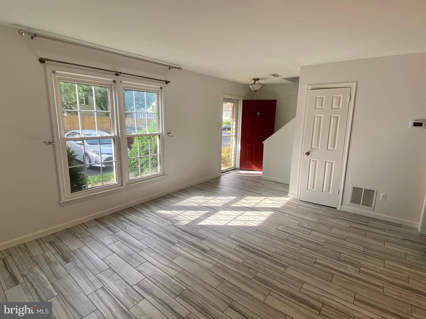 469 DENNING COURT