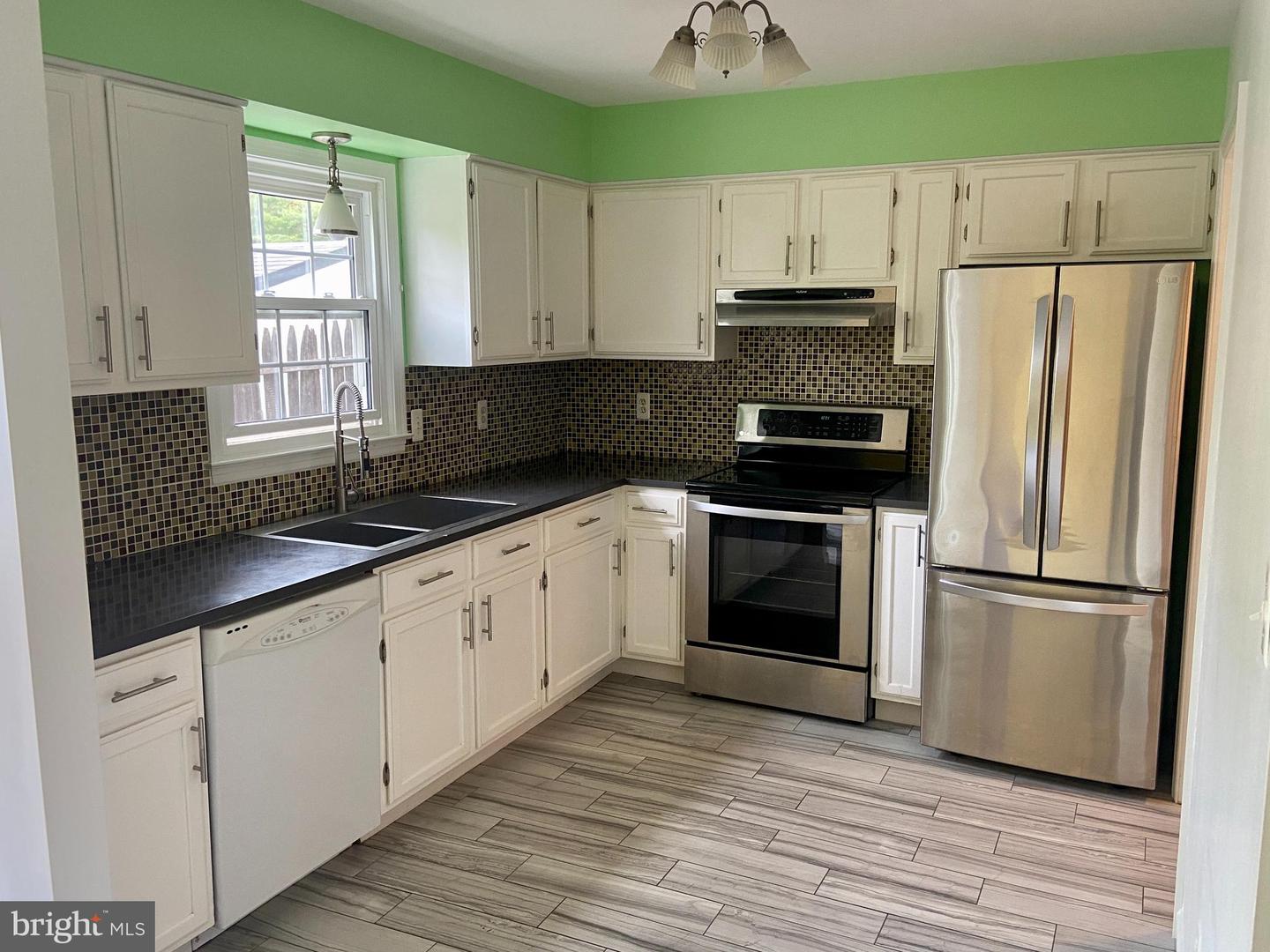 469 DENNING COURT