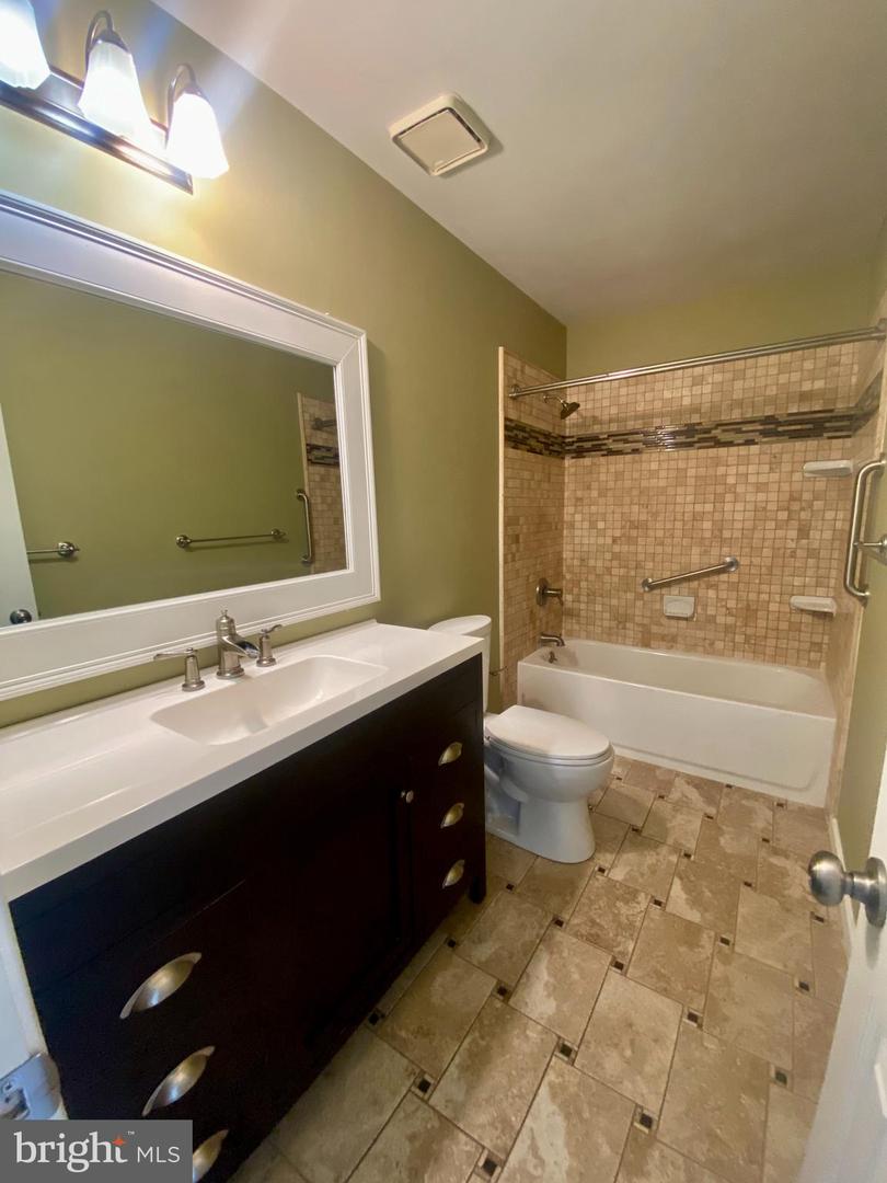469 DENNING COURT