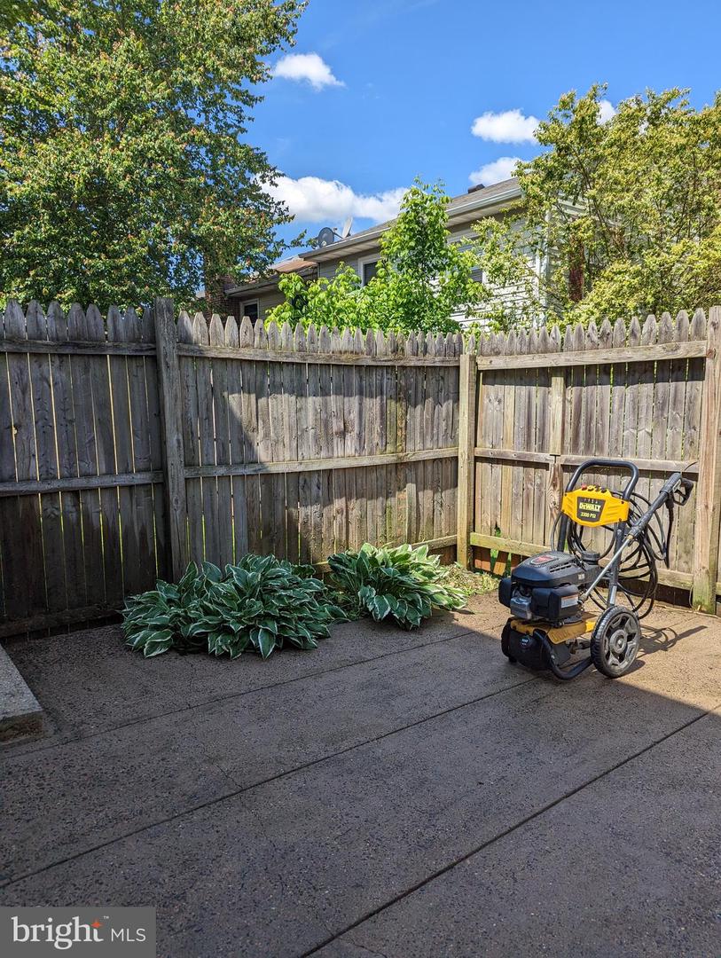 469 DENNING COURT