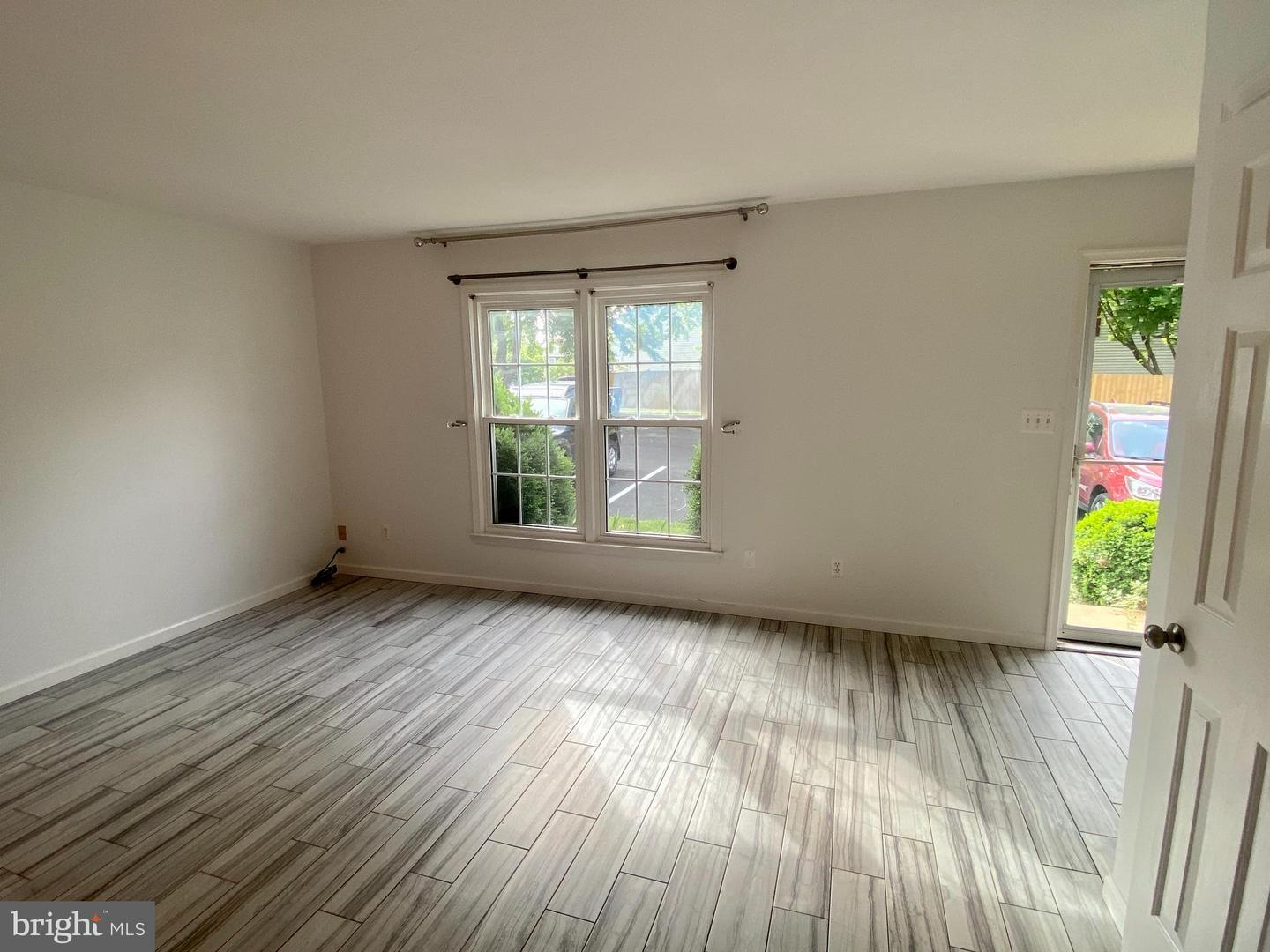 469 DENNING COURT