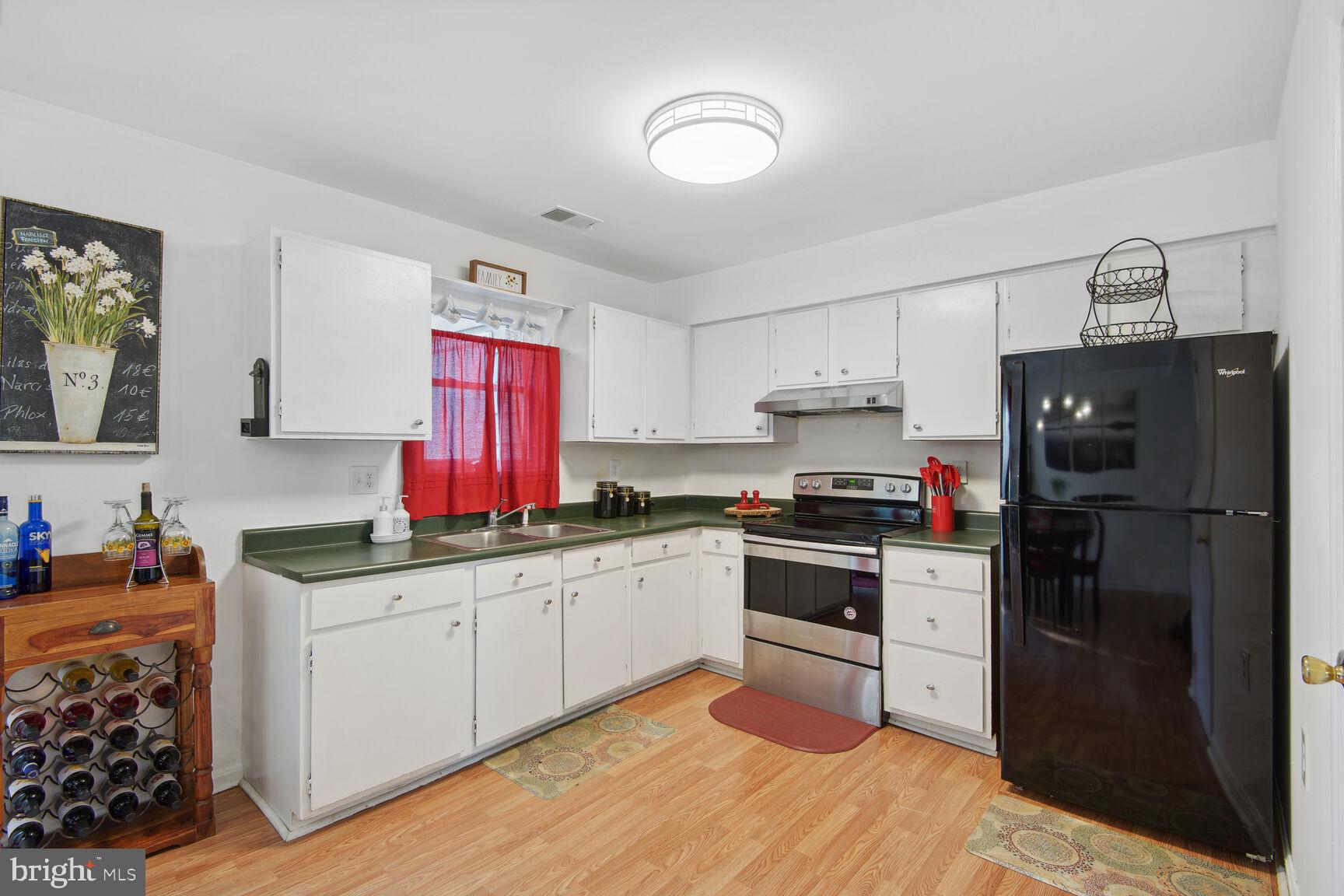 8609 HARRISON COURT