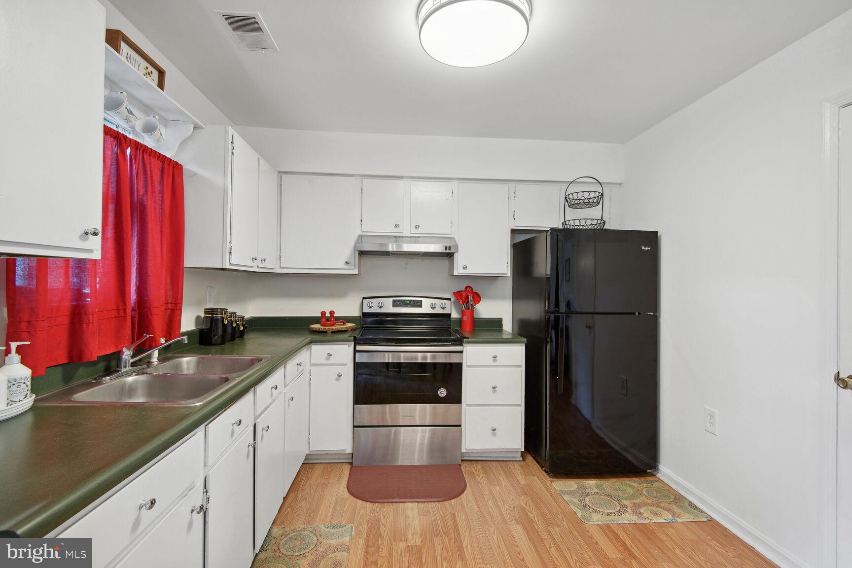 8609 HARRISON COURT