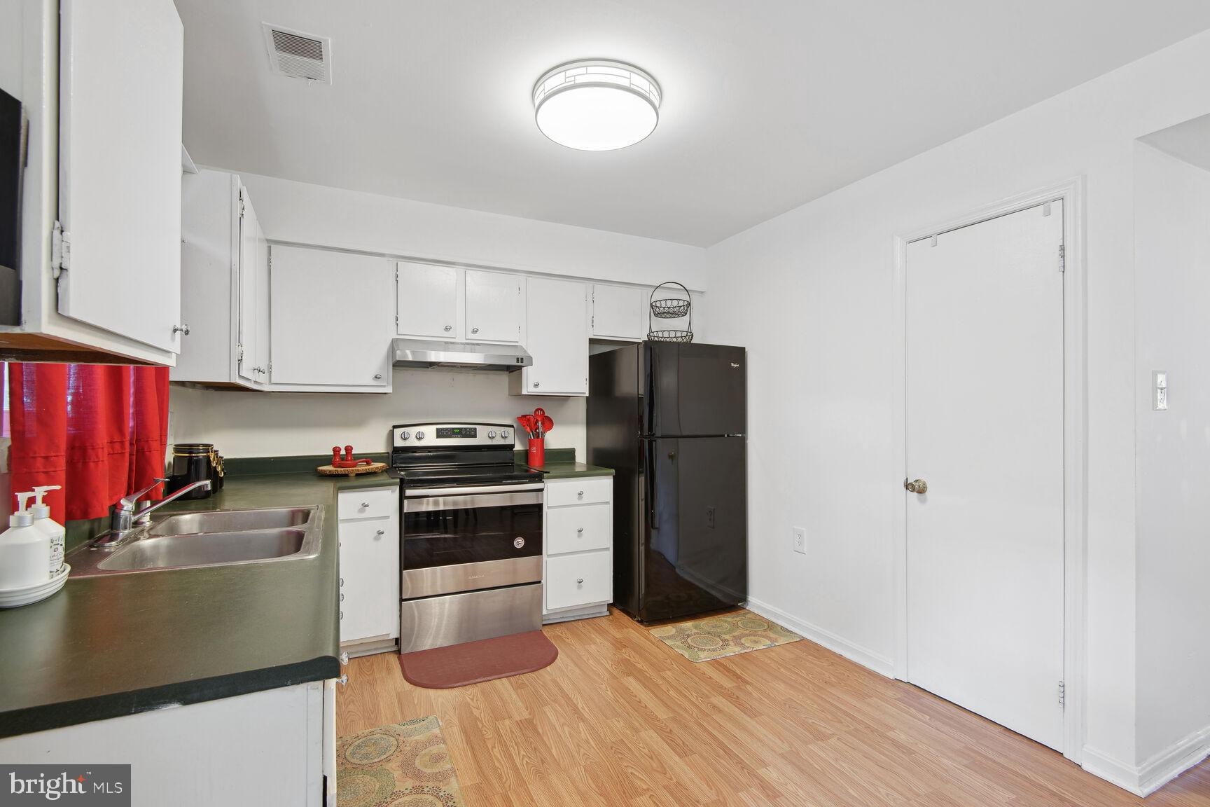 8609 HARRISON COURT