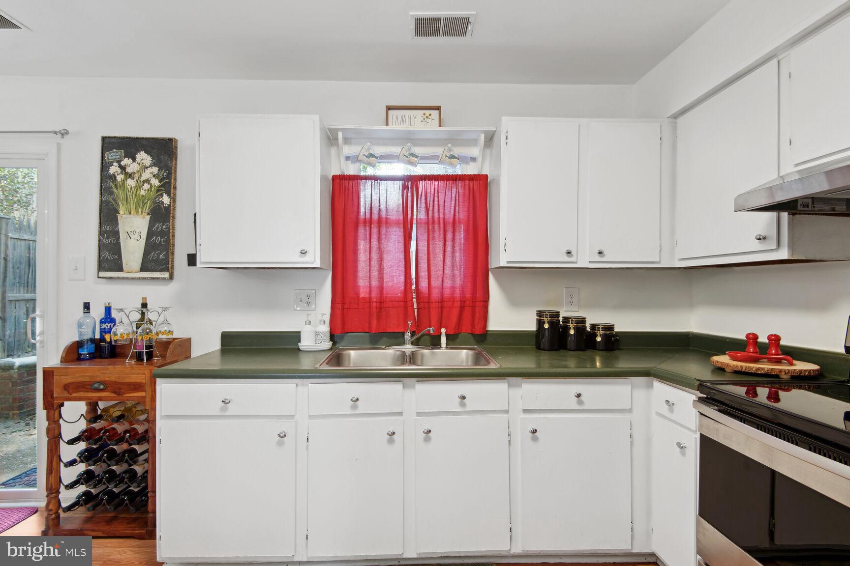 8609 HARRISON COURT