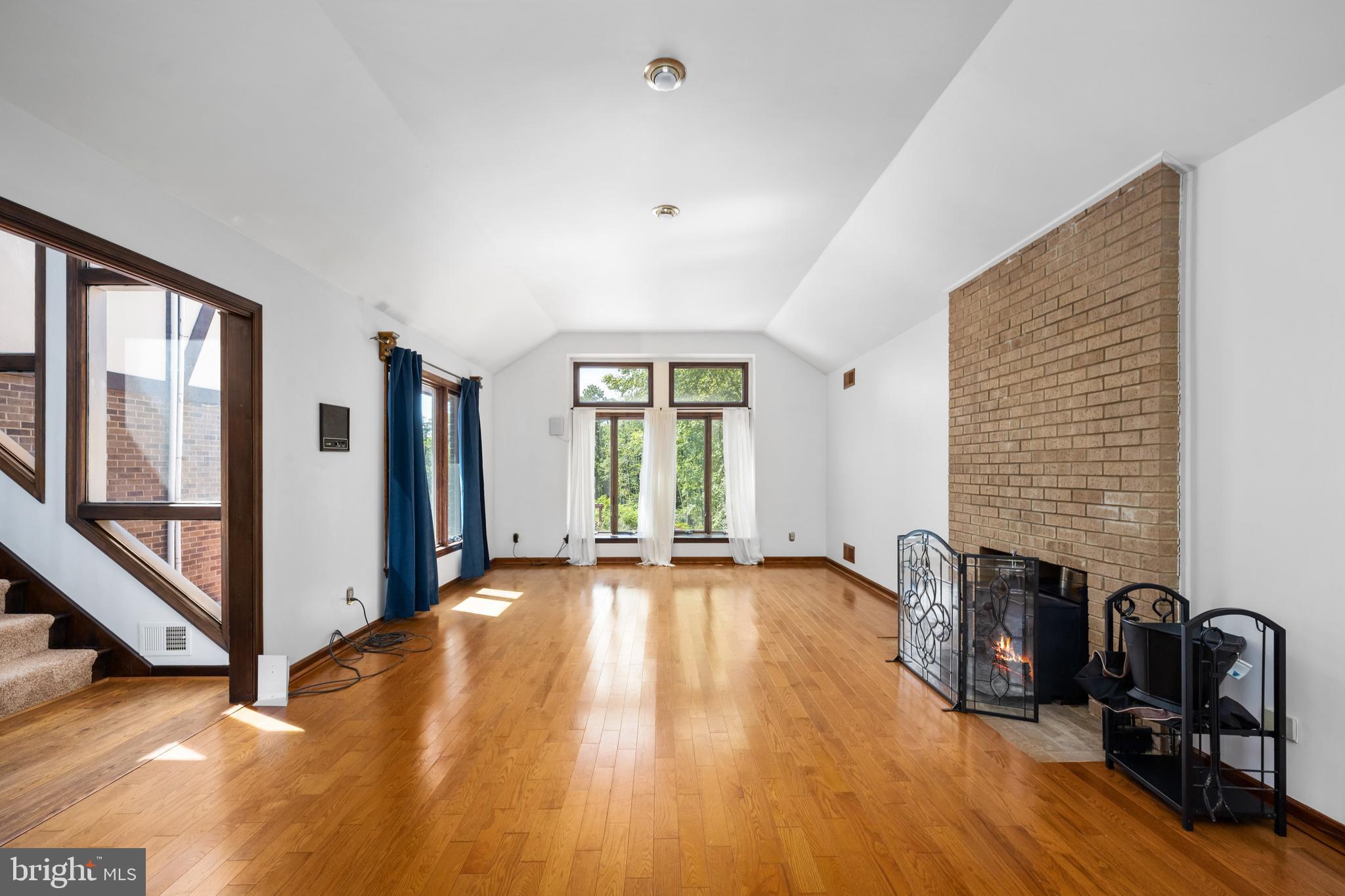9147 HYDE LANE