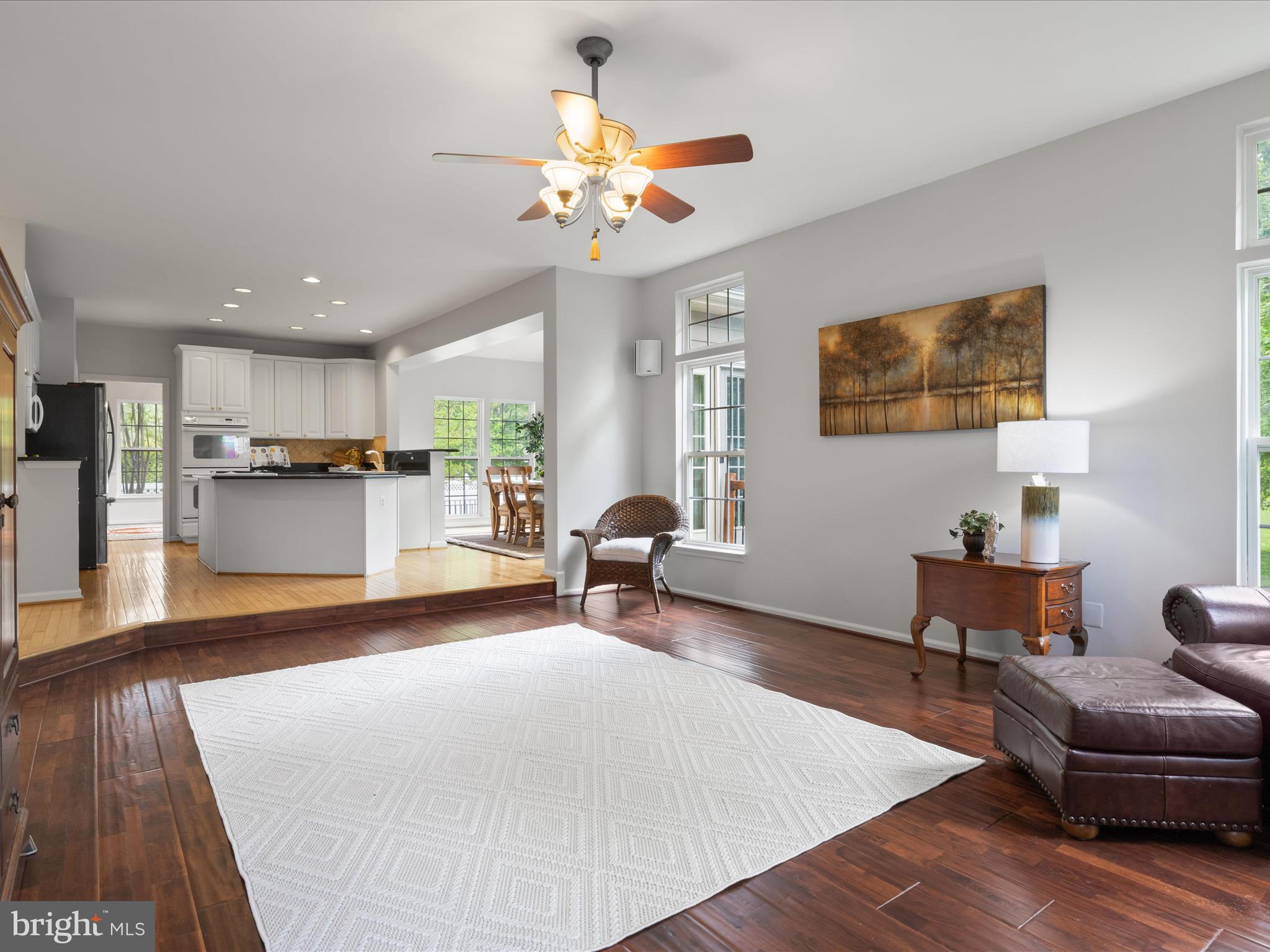 340 Singleton Cir