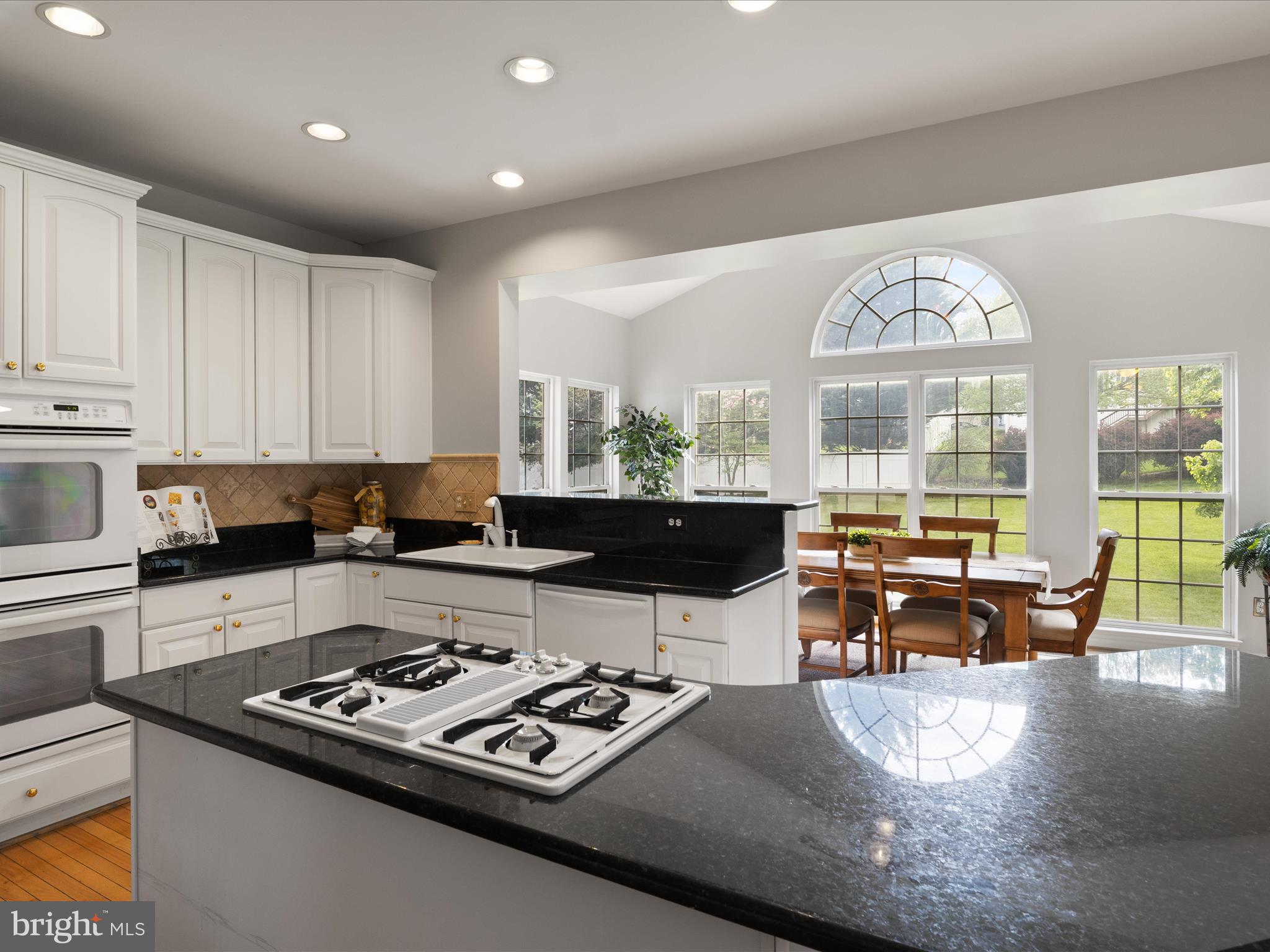 340 Singleton Cir