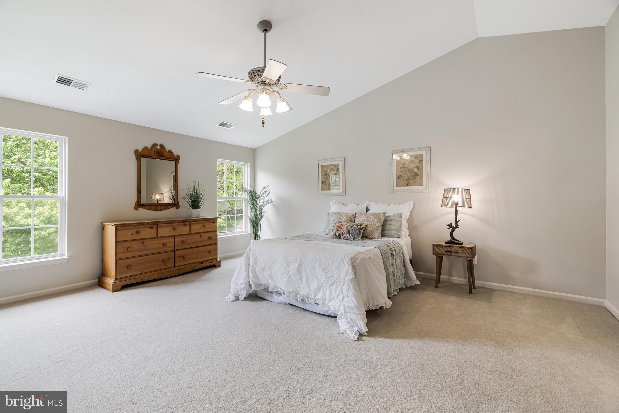 340 Singleton Cir