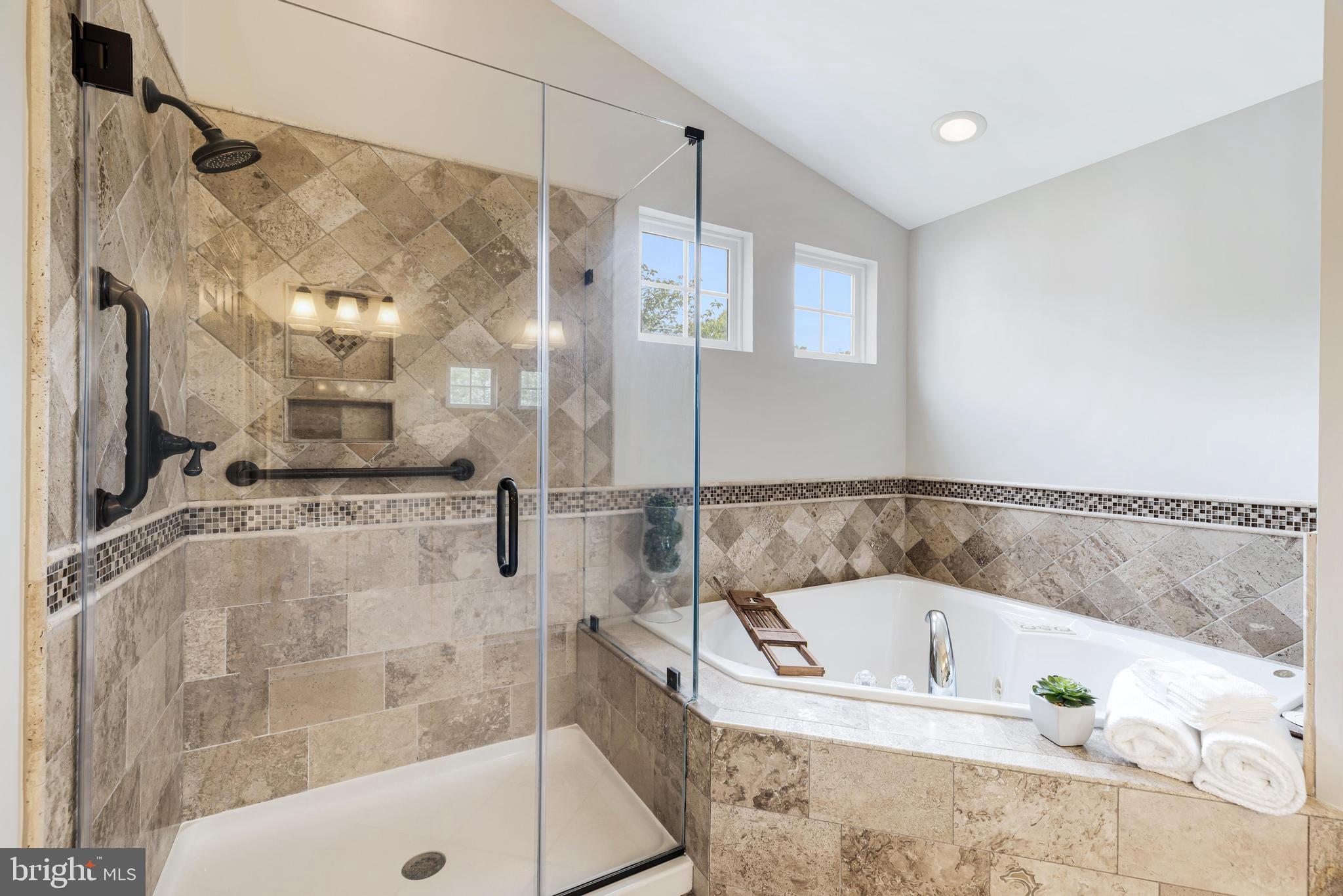 340 Singleton Cir