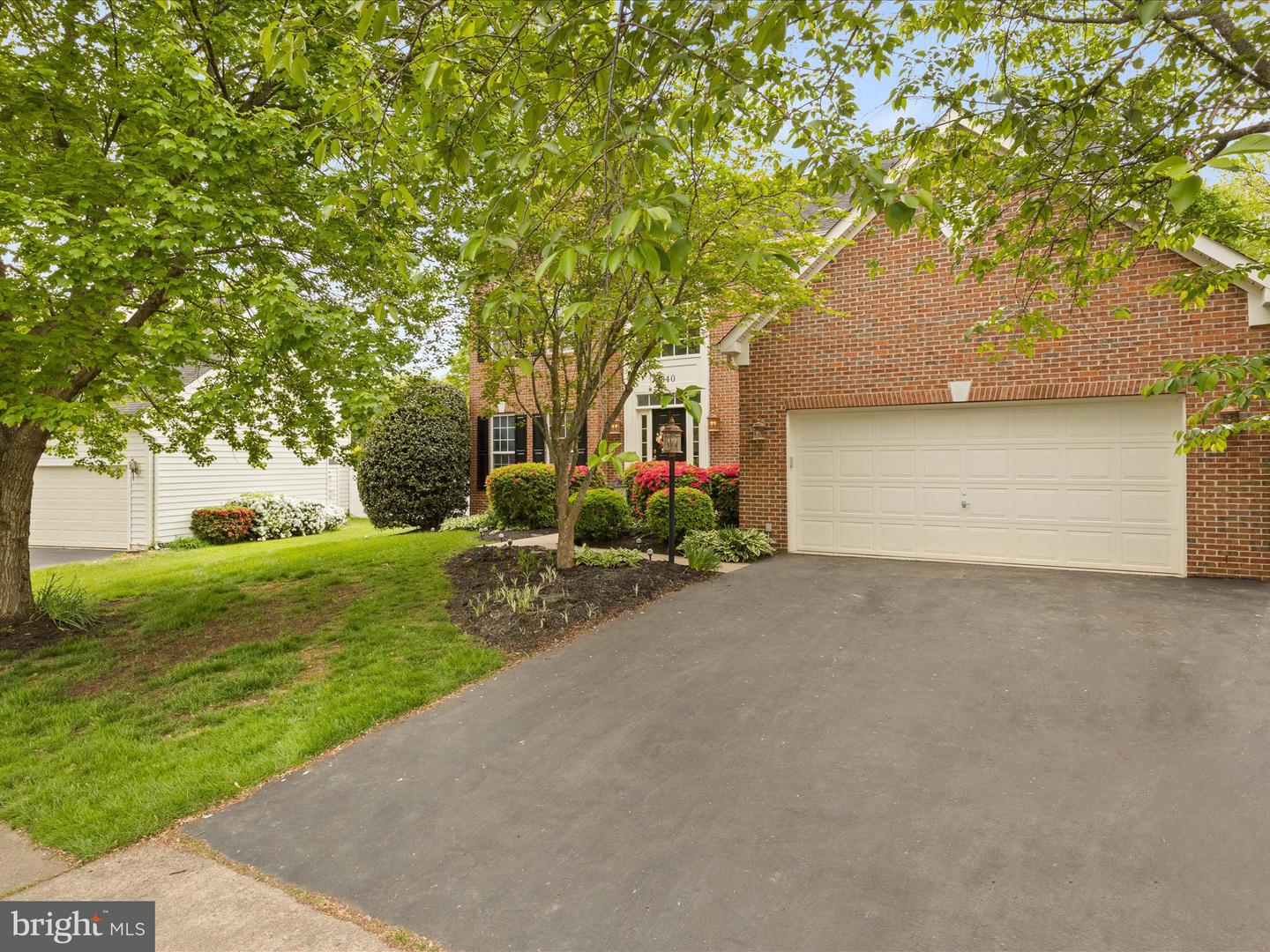 340 Singleton Cir