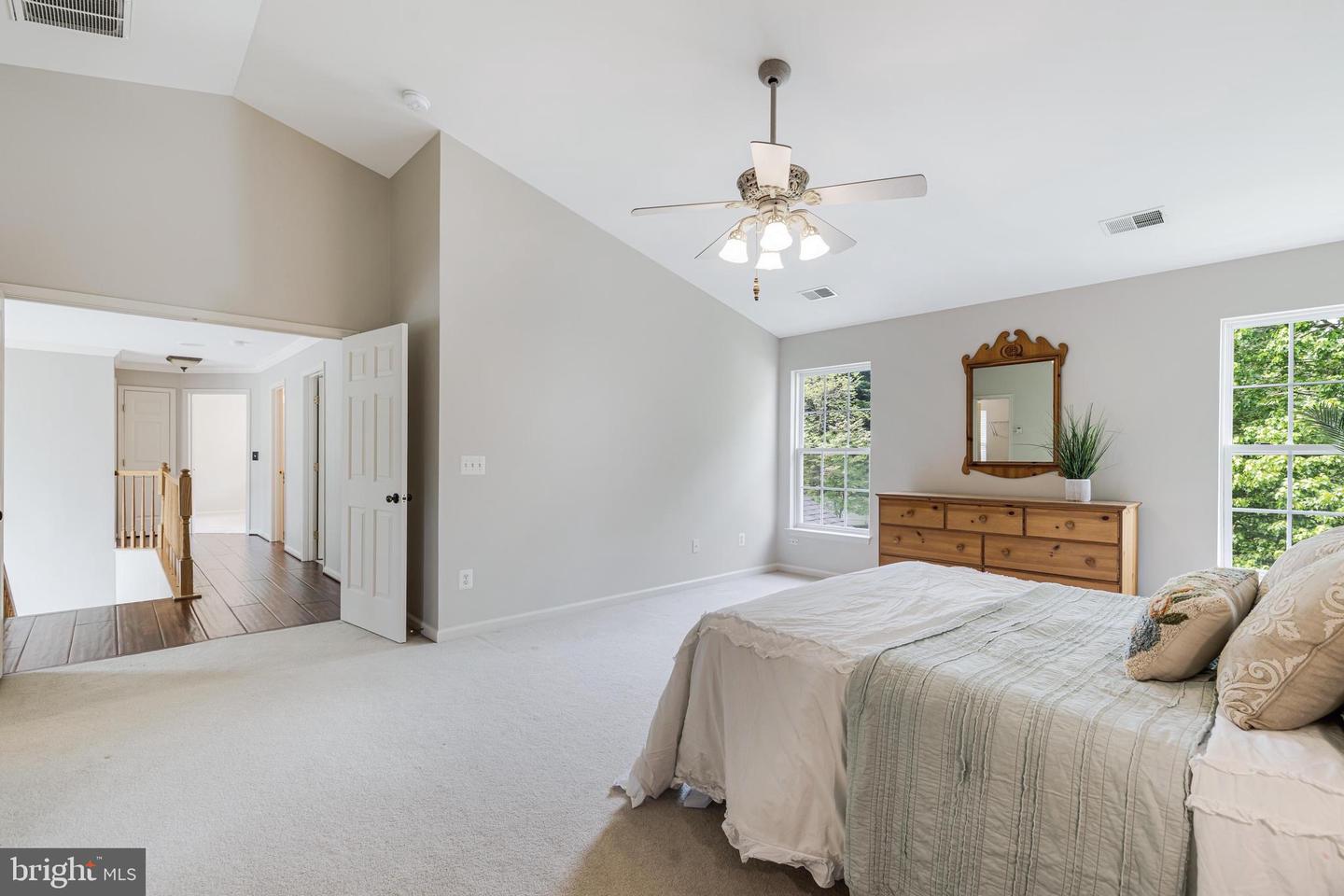 340 Singleton Cir