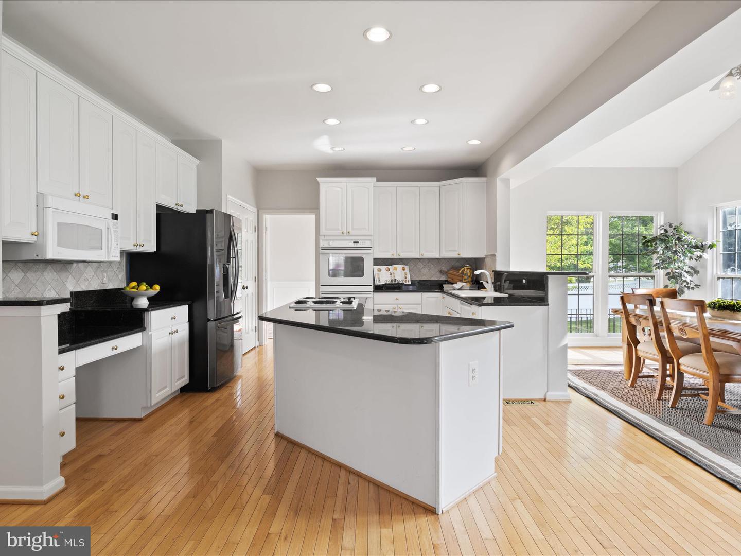 340 Singleton Cir