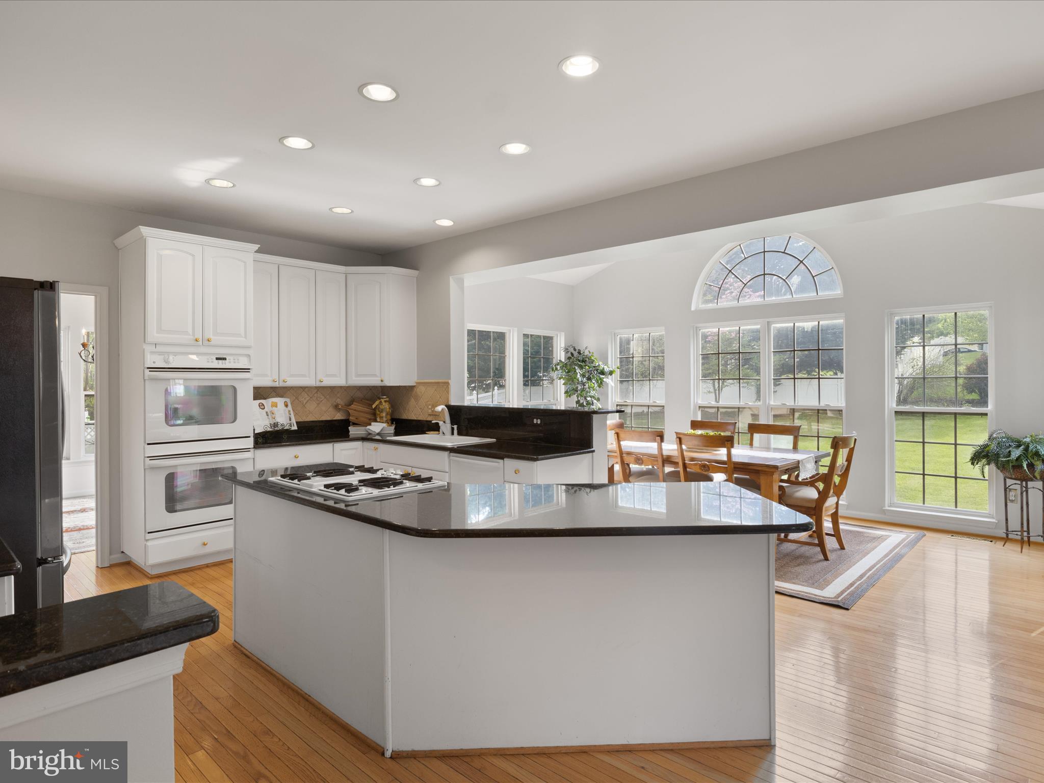 340 Singleton Cir