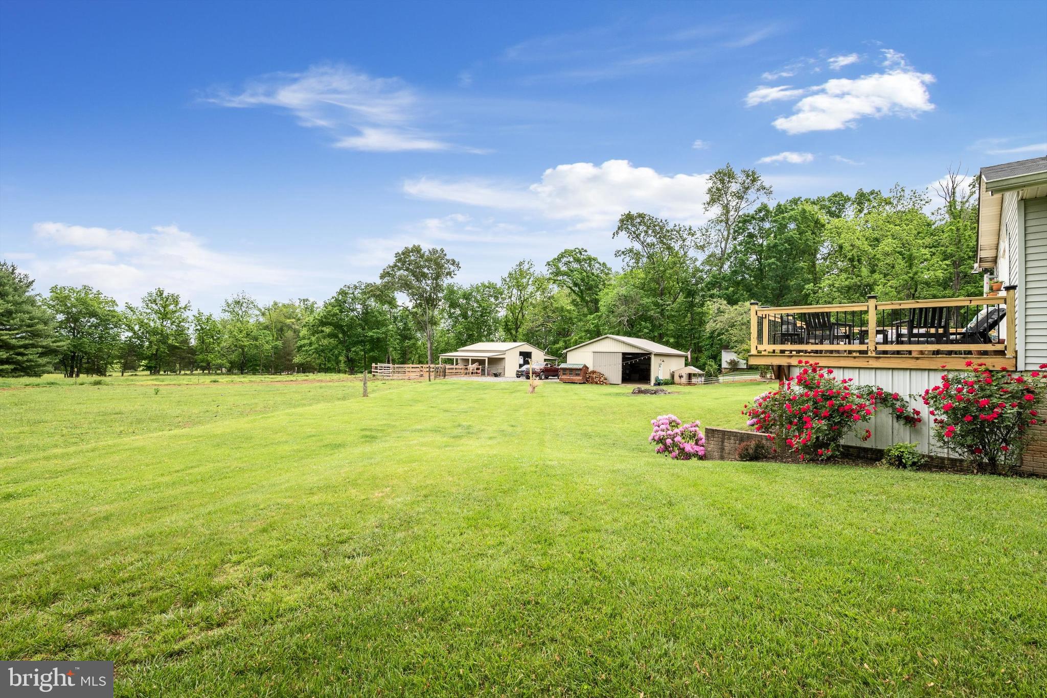 8261 Squires Ln