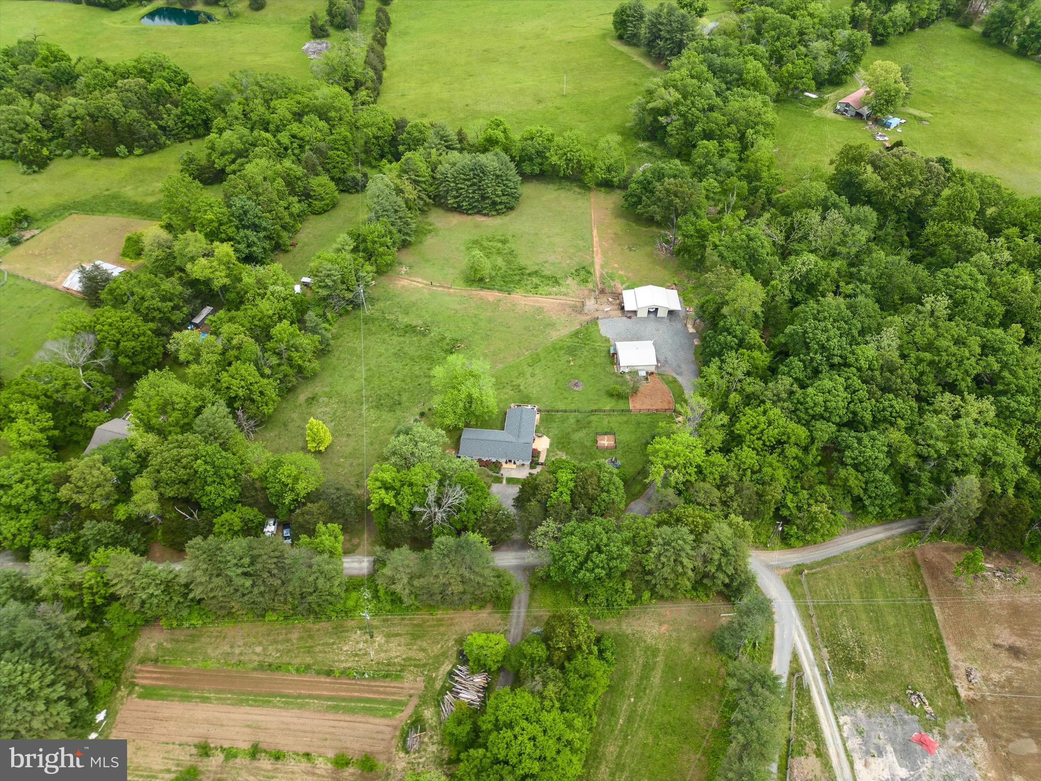 8261 Squires Ln