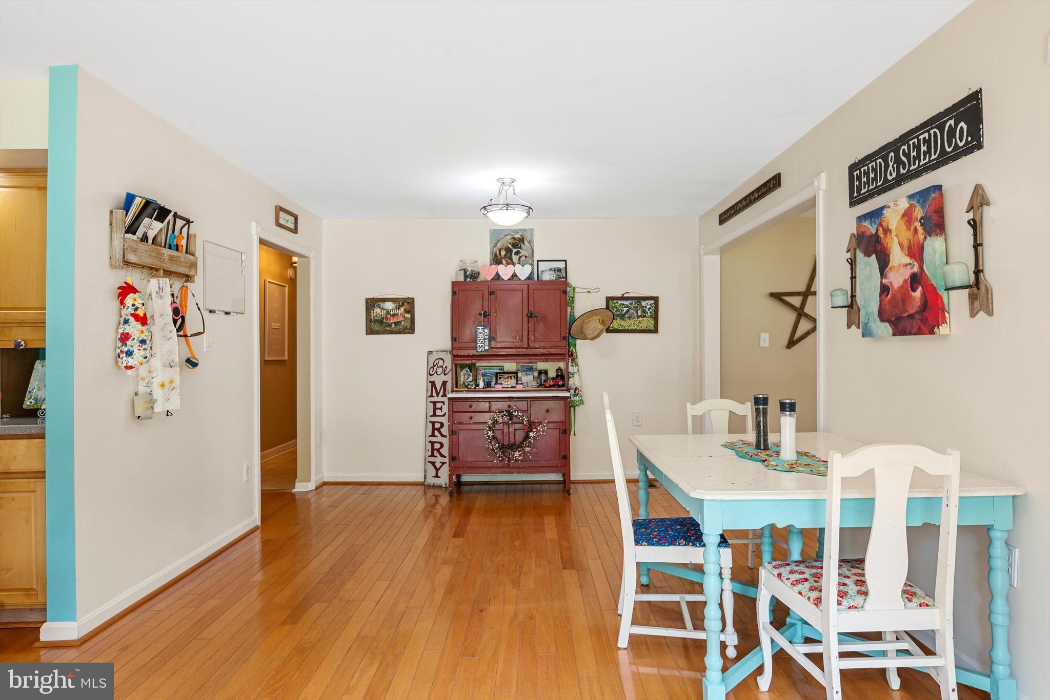 8261 Squires Ln