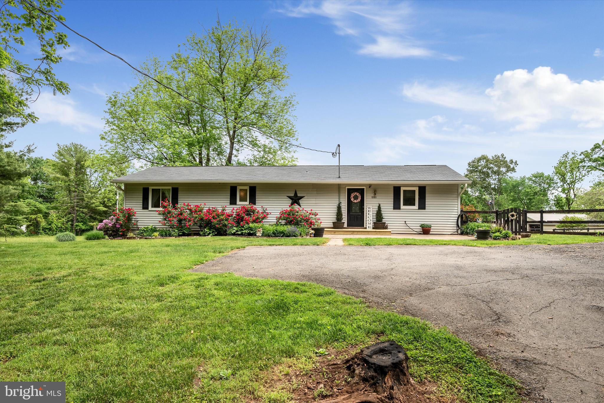 8261 Squires Ln