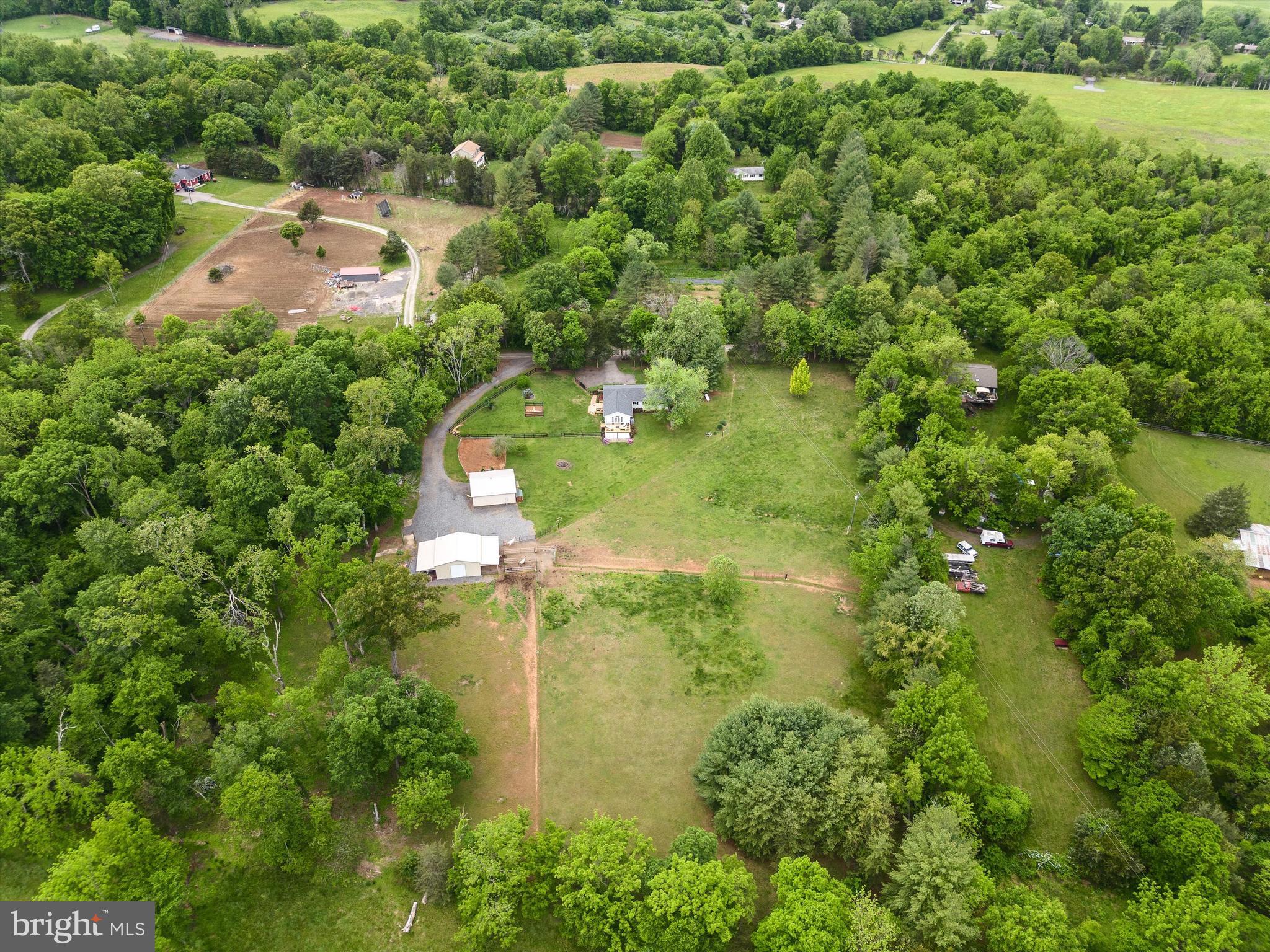 8261 Squires Ln