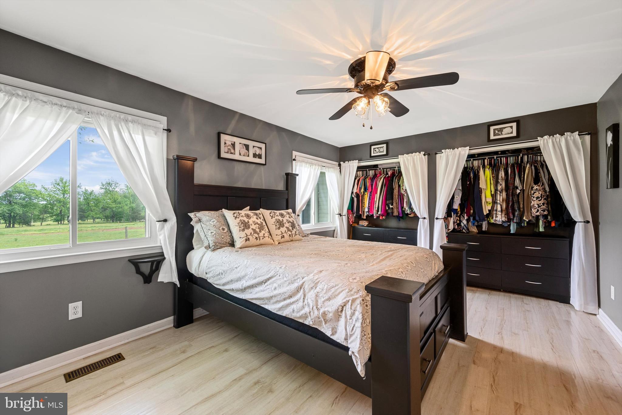 8261 Squires Ln
