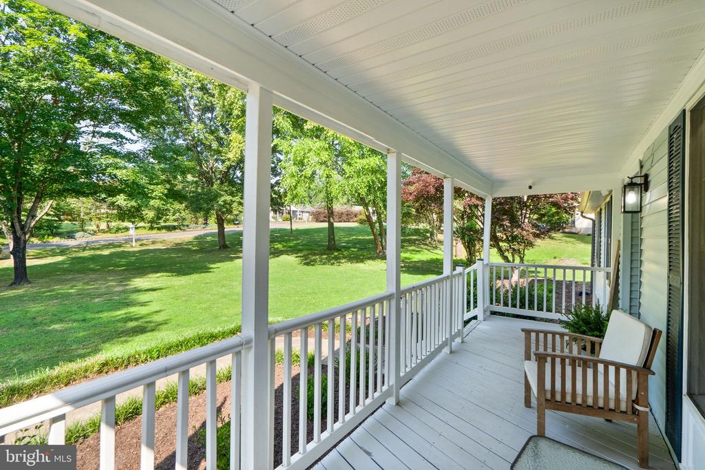 5044 Albrecht Ln