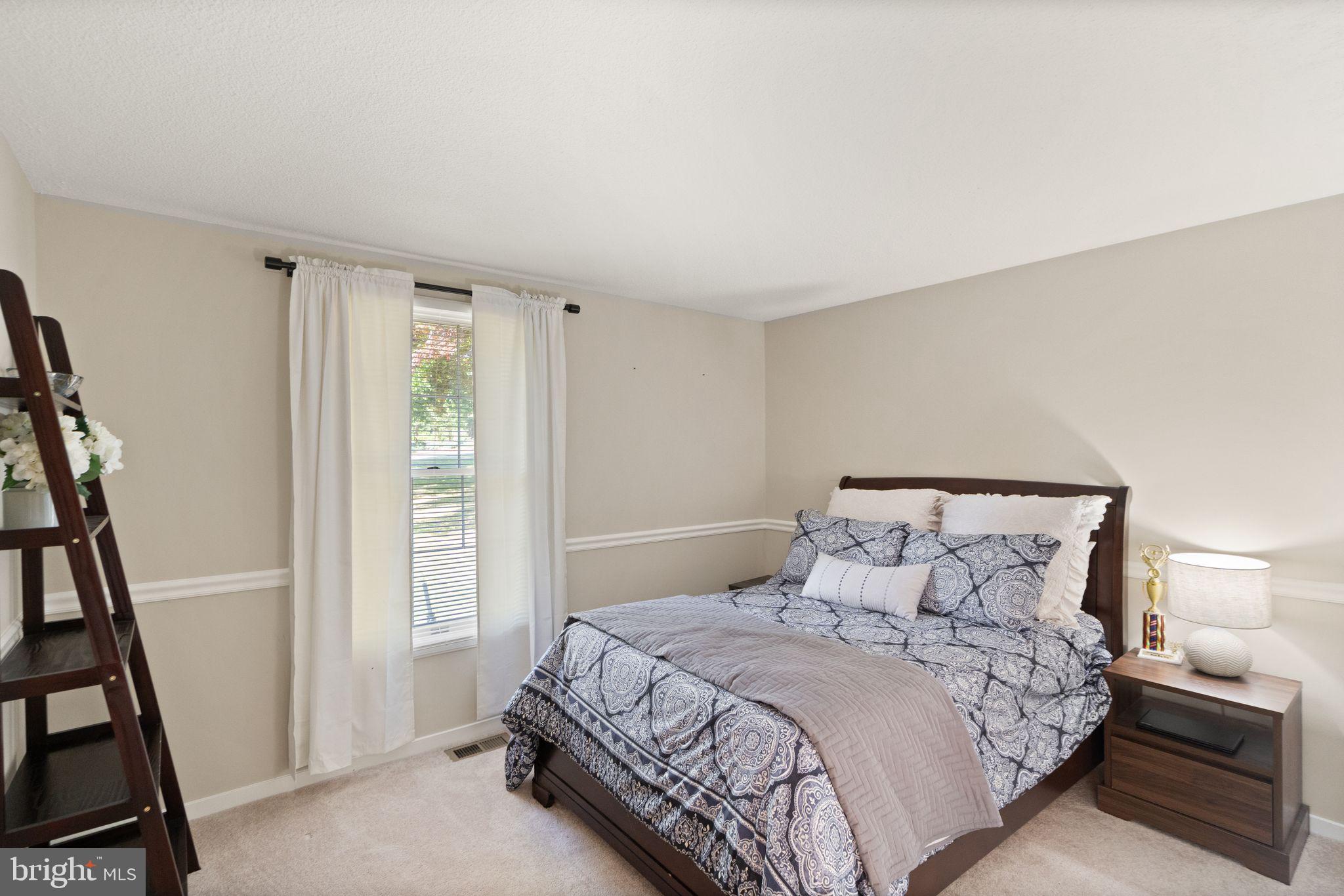 5044 Albrecht Ln