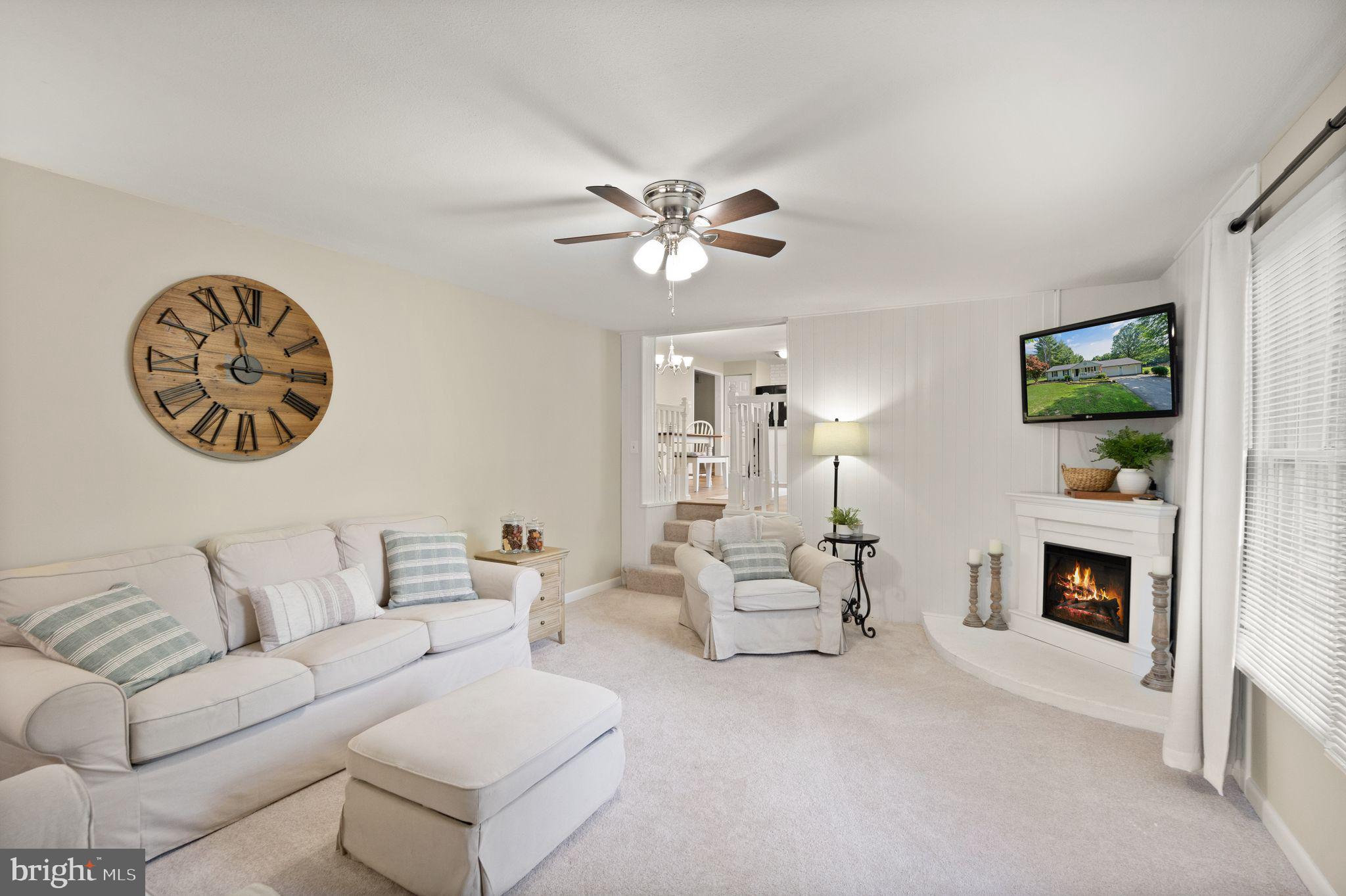 5044 Albrecht Ln