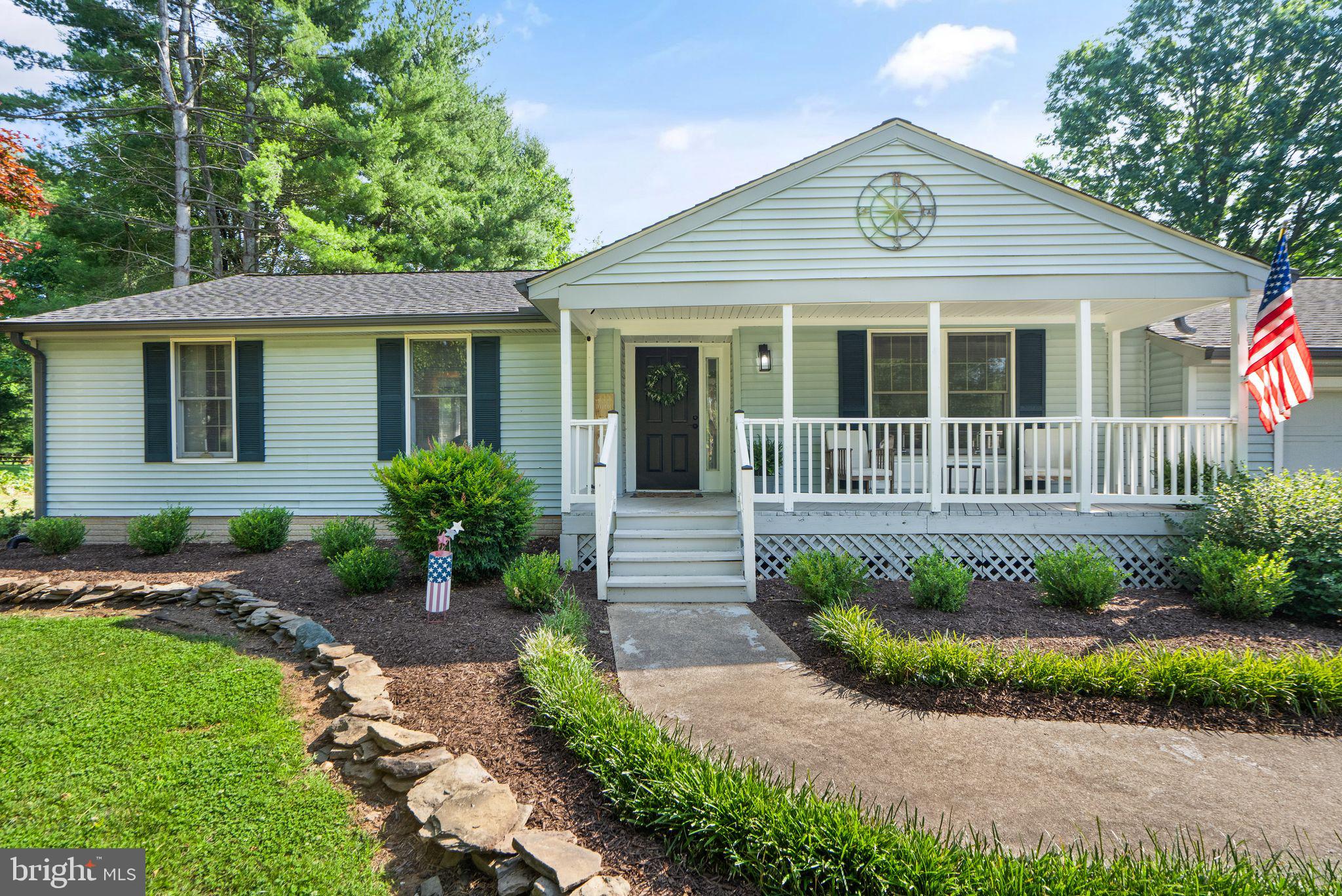 5044 Albrecht Ln