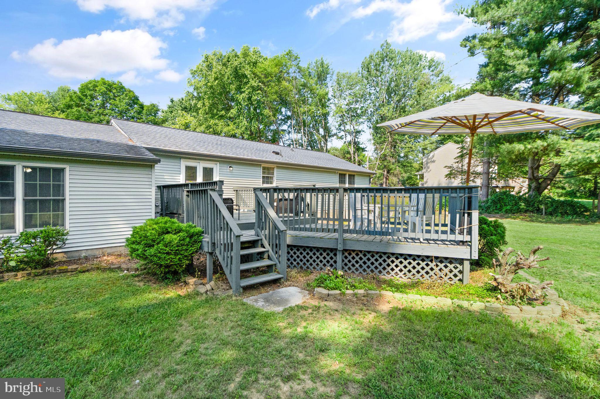 5044 Albrecht Ln