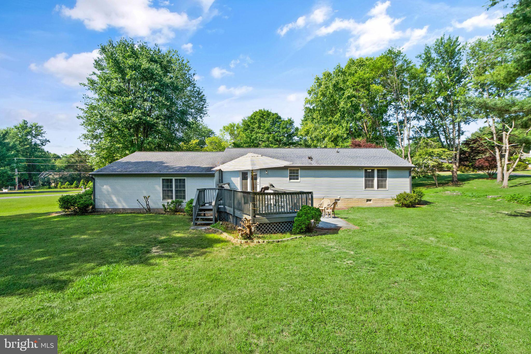 5044 Albrecht Ln