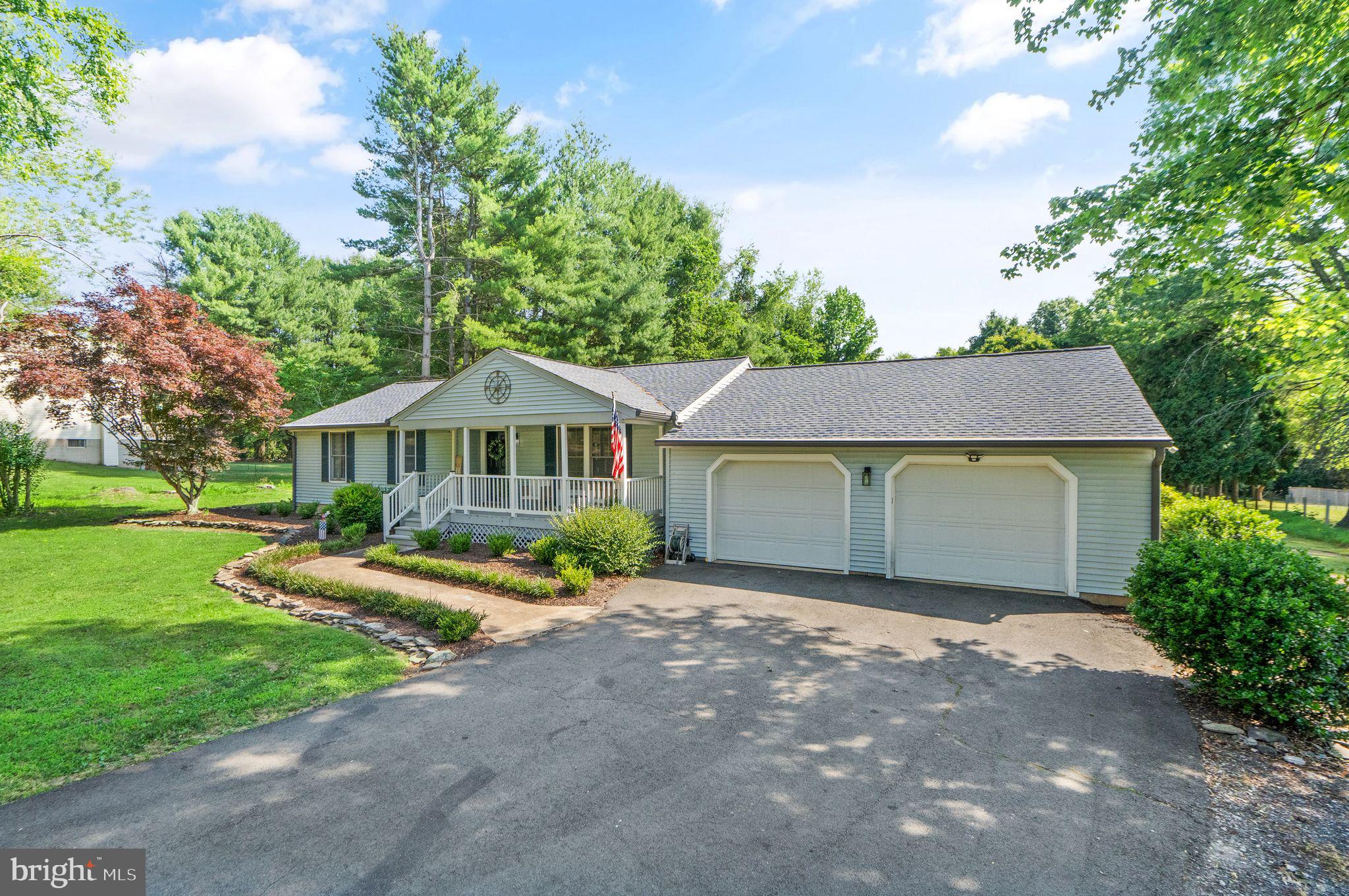 5044 Albrecht Ln