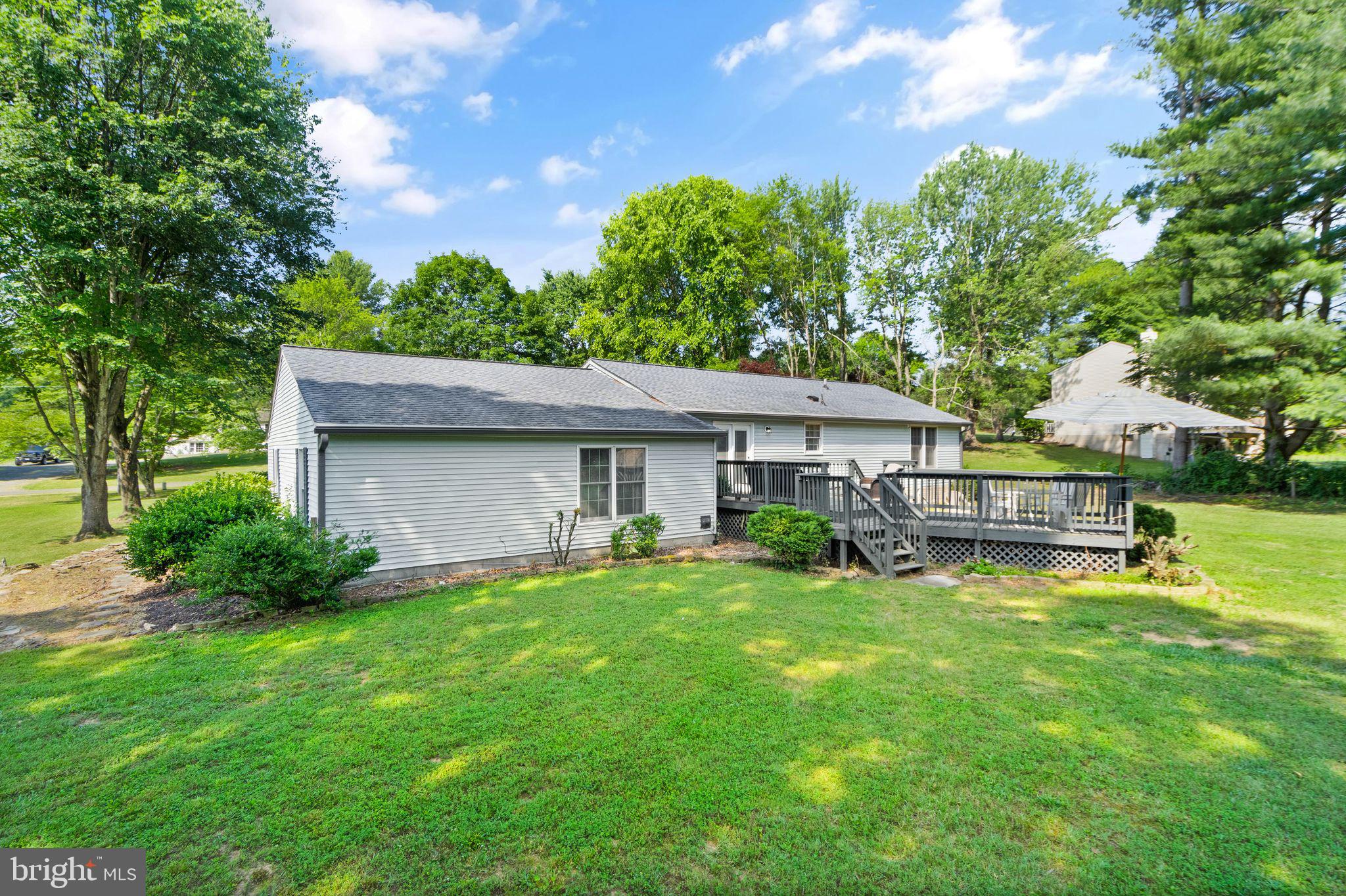 5044 Albrecht Ln