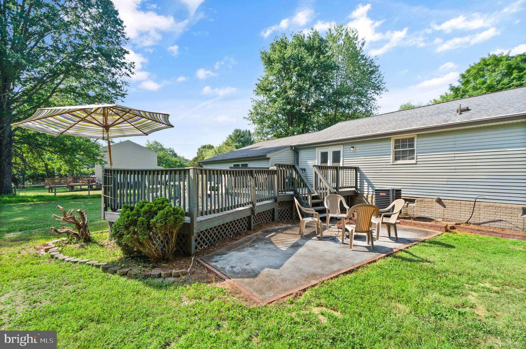 5044 Albrecht Ln