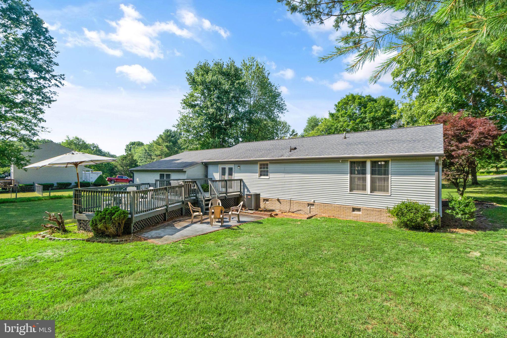 5044 Albrecht Ln